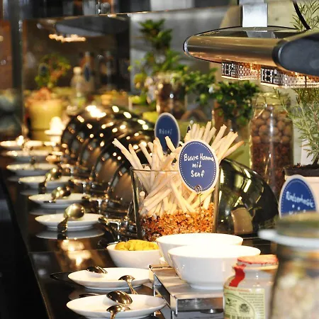 Готель Swissotel Kursaal 4*